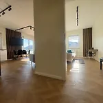 Stylish 3 Bedroom With Balcony Apartman Płock