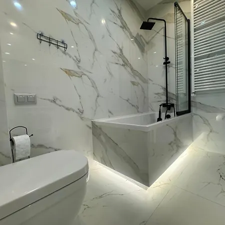 Stylish 3 Bedroom With Balcony Płock