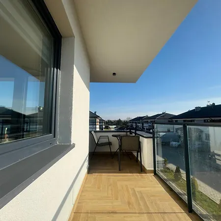 Apartman Stylish 3 Bedroom With Balcony Płock