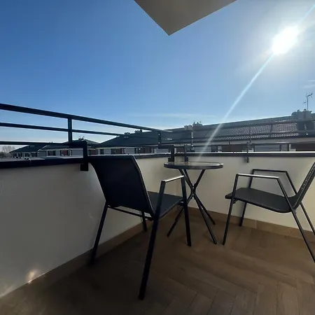 Stylish 3 Bedroom With Balcony Apartman Płock