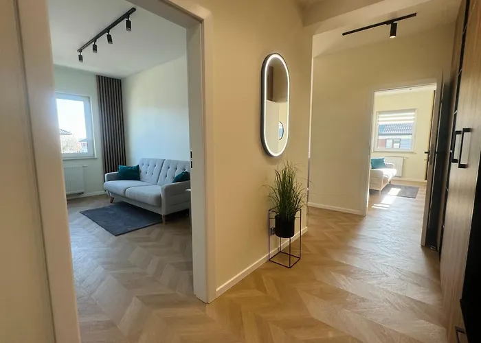 Stylish 3 Bedroom With Balcony Apartamento Płock