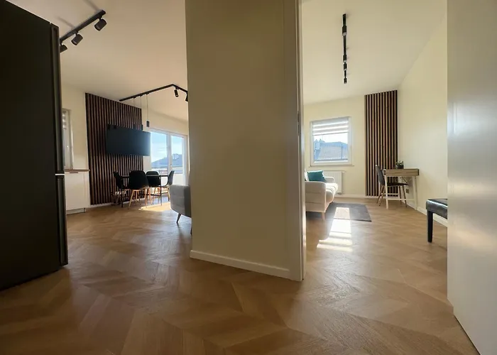 Stylish 3 Bedroom With Balcony Apartamento Płock