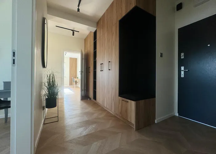 Stylish 3 Bedroom With Balcony Apartamento Płock