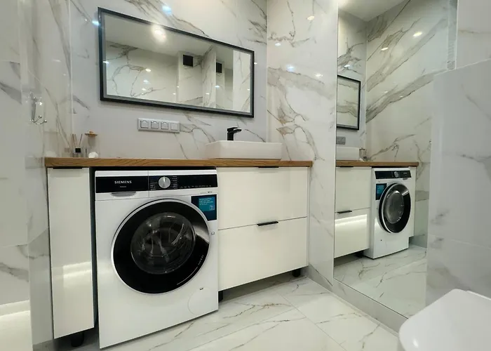 Stylish 3 Bedroom With Balcony Apartamento