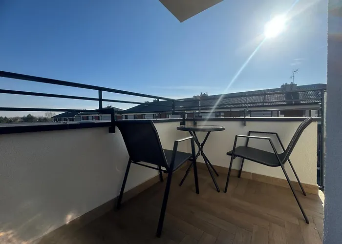 Stylish 3 Bedroom With Balcony Apartamento Płock